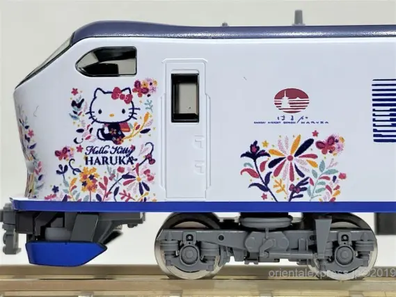 281系「ハローキティ はるか・Butterfly」が入線しました。TOMIX 98674