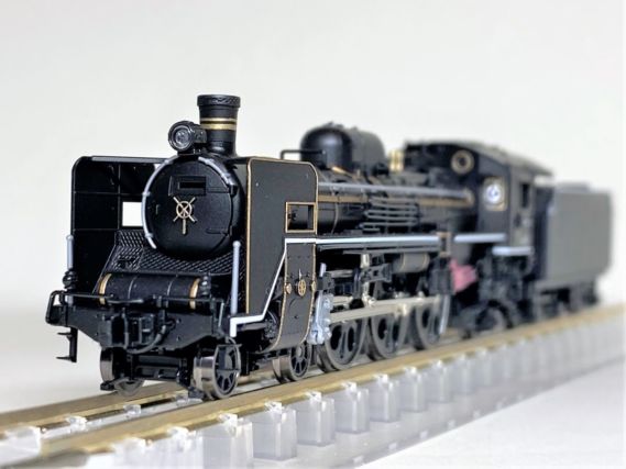 C57 1号機が入線しました。KATO 2024-1 やまぐち号やSL北びわこ号に