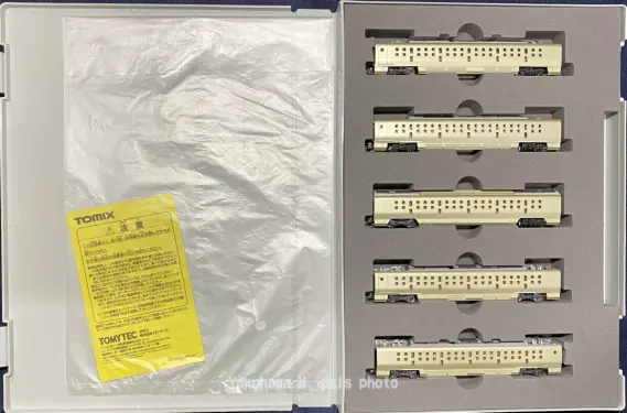 E001形「TRAIN SUITE 四季島」が入線しました。TOMIX 98307 98308