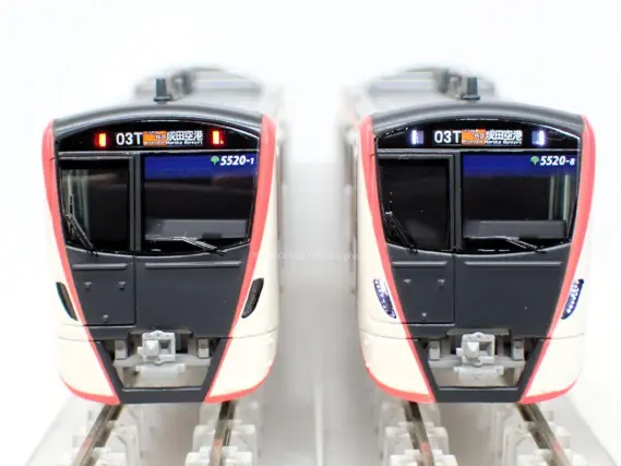 都営浅草線5500形 5520編成 が入線しました。「アクセス特急 成田空港