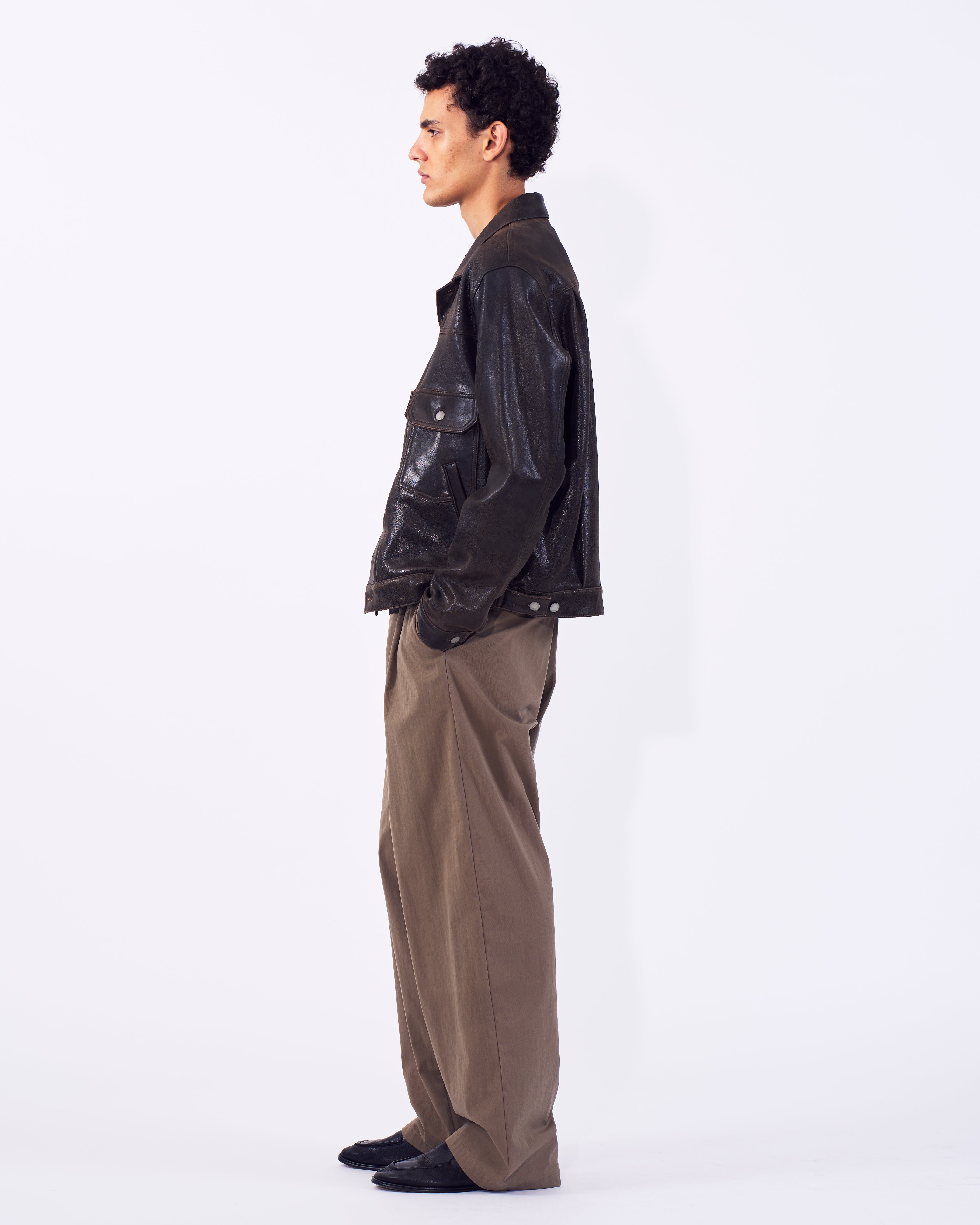 Cracked Leather Trucker Jacket | YOKE Official Website