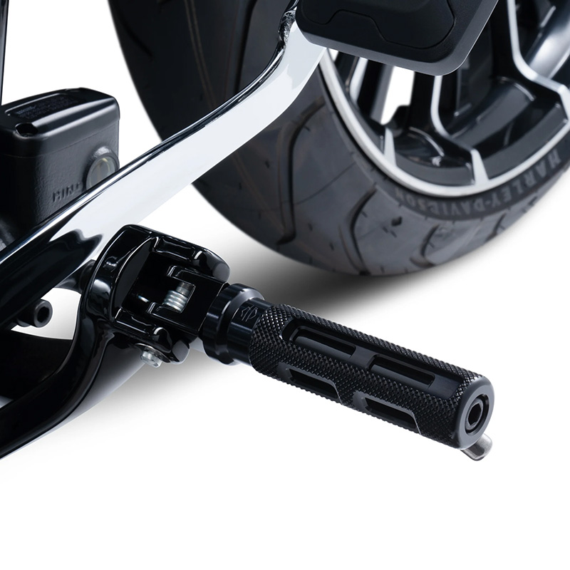 ハーレー純正□ スイッチバック ライダーフットペグ ブラック【18年