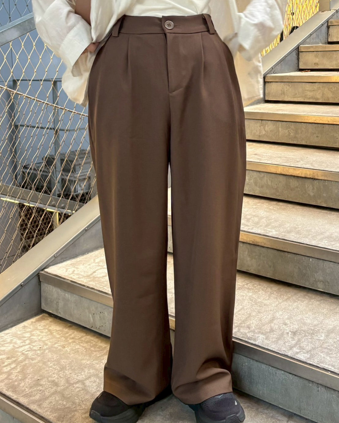 ブラウンストレートワイドスラックス CM0050 – YOLO（ヨロ