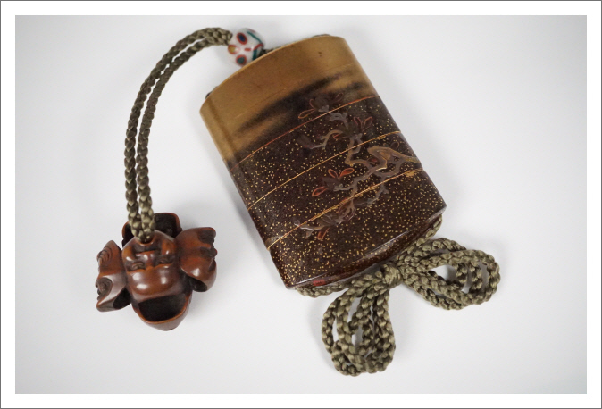 ヨロズアンティークモール / 印籠 松茂齋 鳥蒔絵 在銘 根付 彫刻