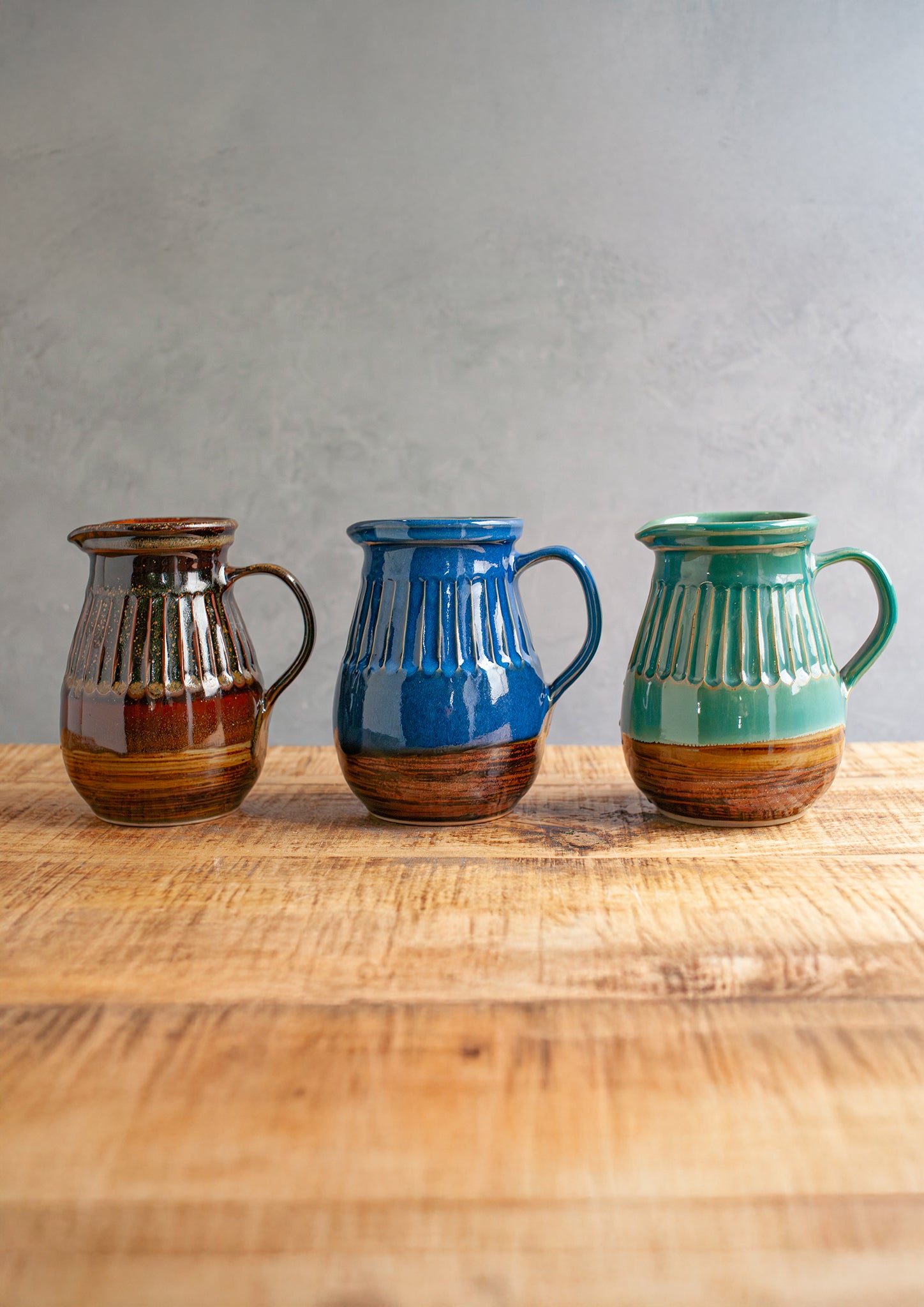 フラワーベース】群言堂 しのぎピッチャー｜嶋田窯 – &YOUKAEN (アンド