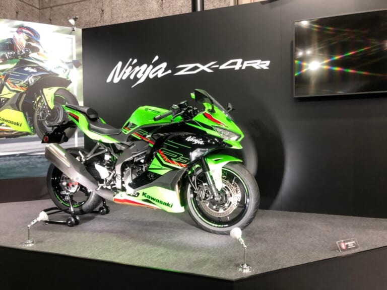 Ninja-ZX-4RR_in-Osaka_09-