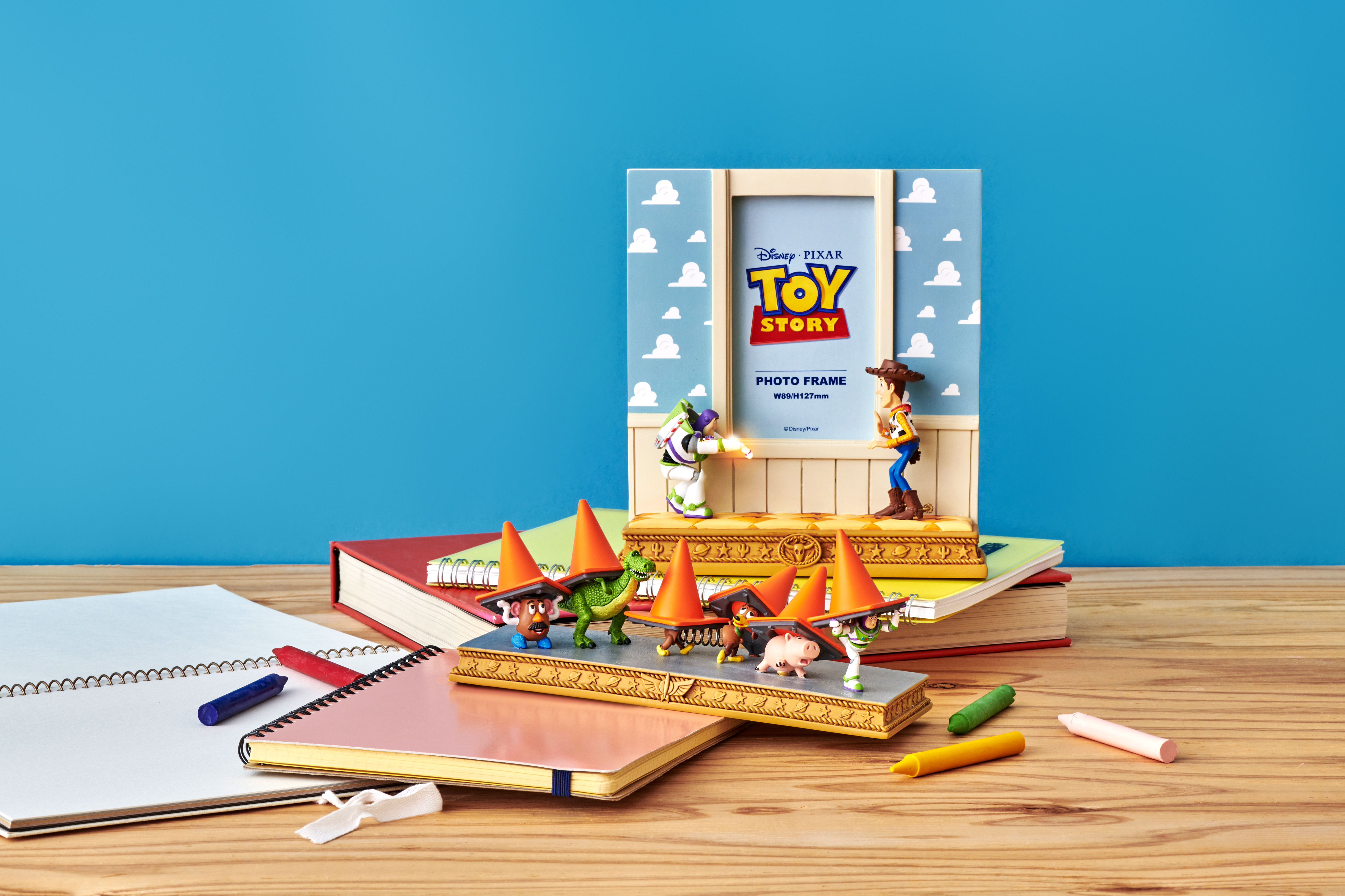 トイ・ストーリー』のグッズが全部欲しくなる…♡ 名場面を完全再現し