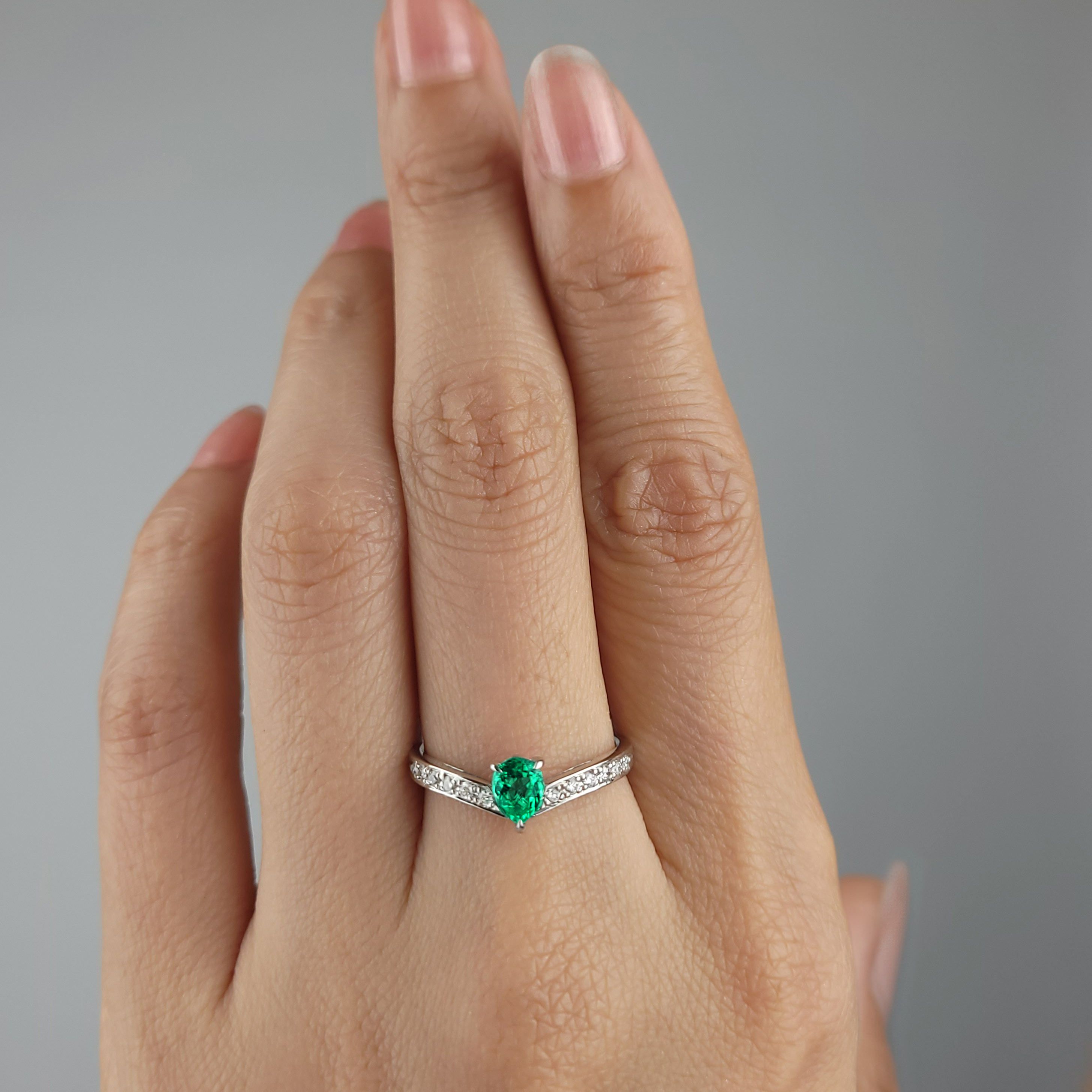 コロンビア産無処理エメラルド(ノンオイル)0.35ctプラチナリングダイヤ