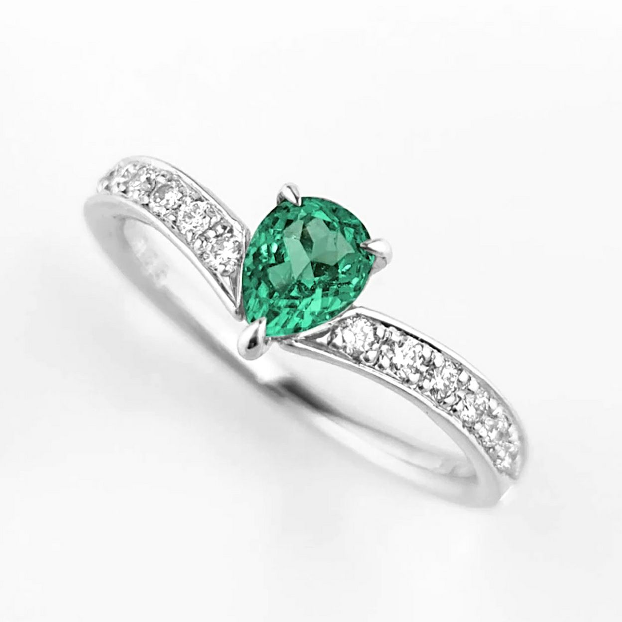 コロンビア産無処理エメラルド(ノンオイル)0.35ctプラチナリングダイヤ