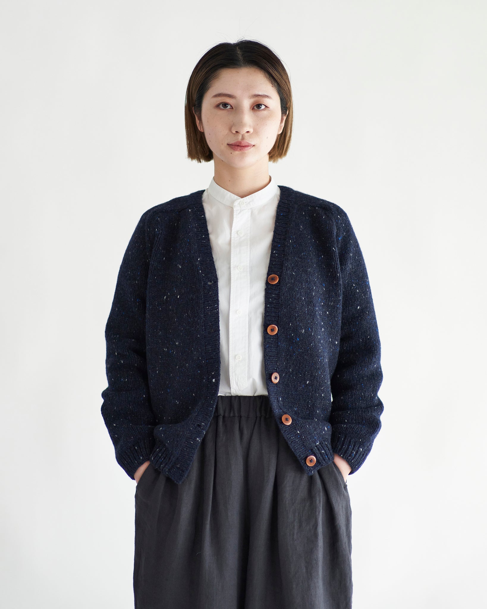 Vネックカーディガン ネイビー(hand knitting machine + hand knit