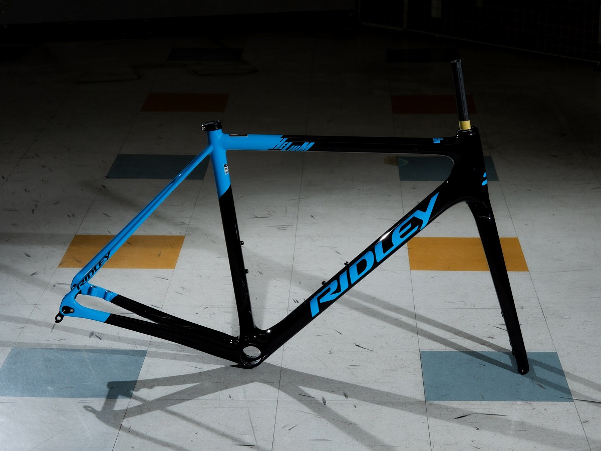 特価カーボンロード】フレーム定価35万なのに『39万で“105”完成車に