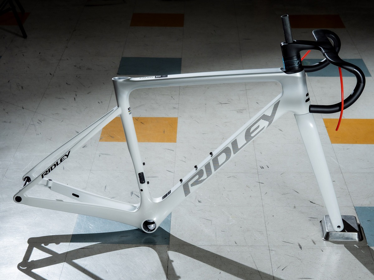 特価カーボンフレーム】『リドレー』26モデルが入荷したので25モデルお