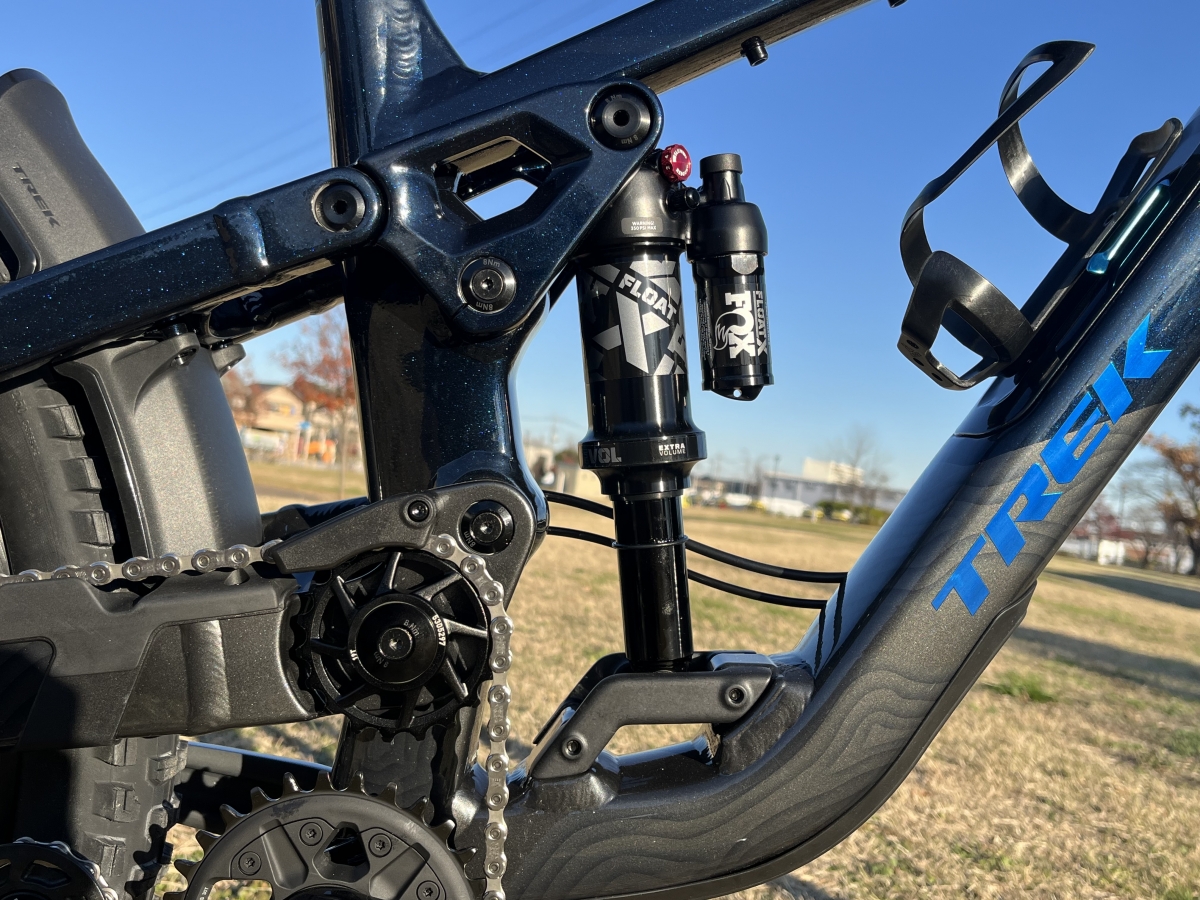 絶望的な速さを手にしたいライダーの為に。TREK SLASH8 GEN6