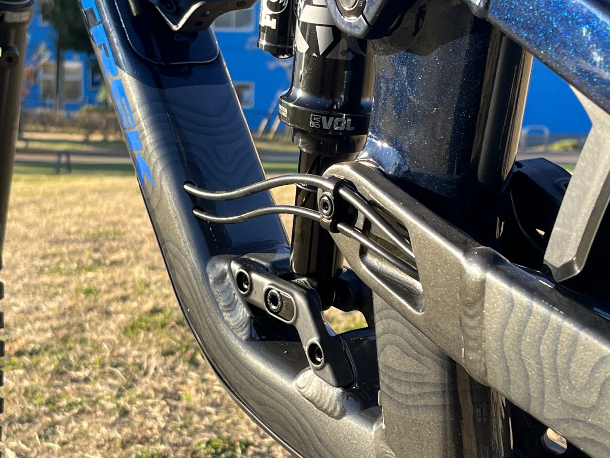 絶望的な速さを手にしたいライダーの為に。TREK SLASH8 GEN6