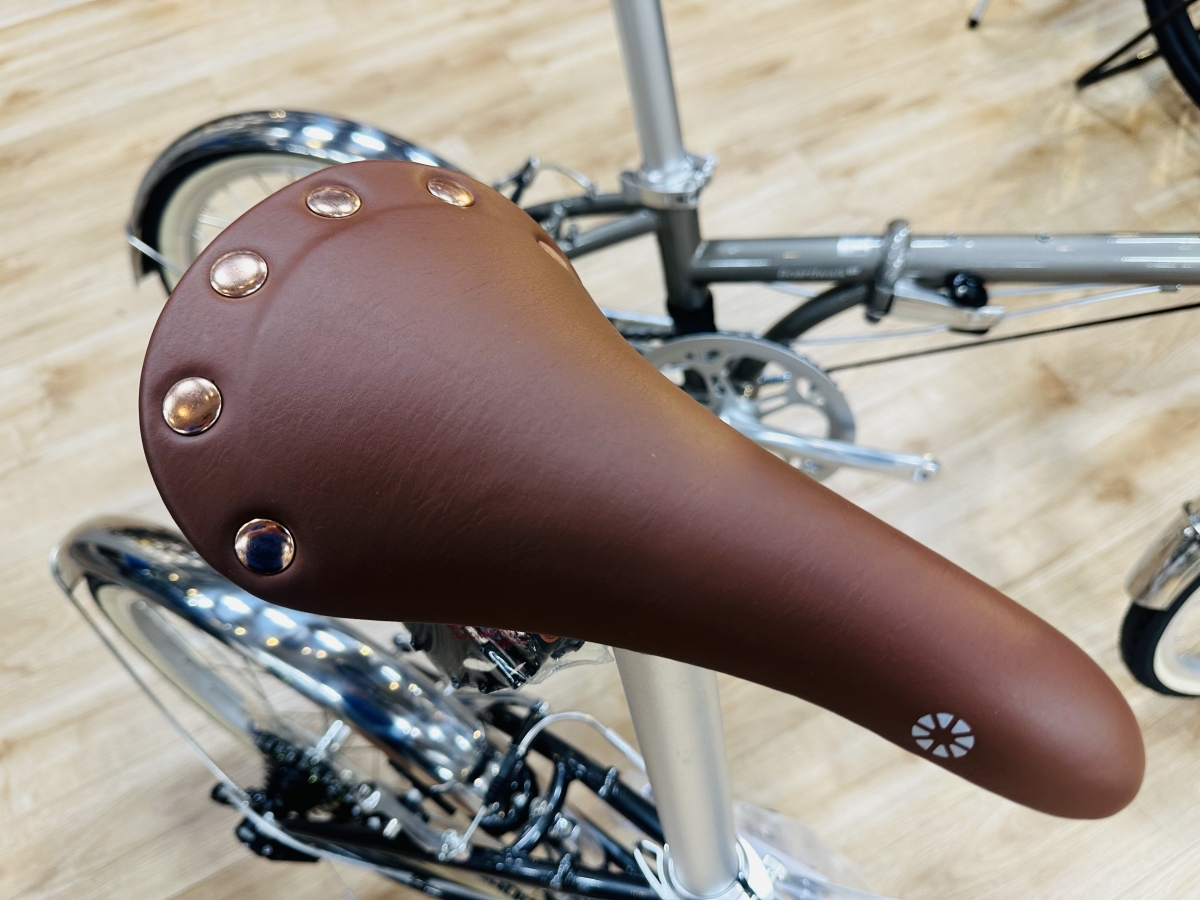 DAHON】2025年モデルのBOARDWALK D7が2色入荷しました。 | 九州で