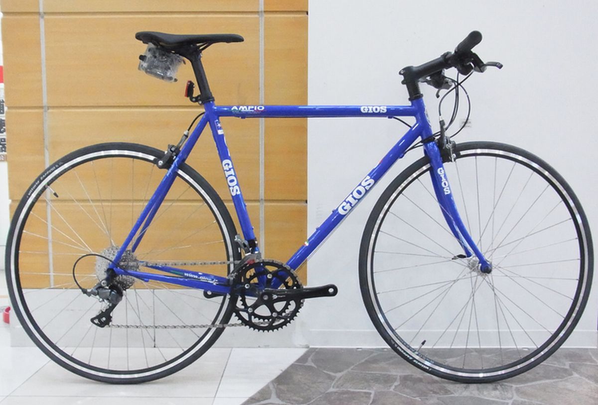 船橋×GIOS】クラシカルとスポーティーを両立したクロスバイク「AMPIO