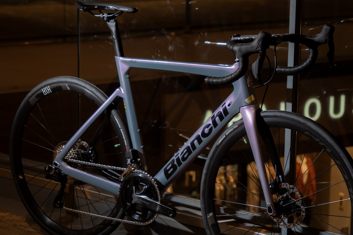 BIANCHI】大人気のBIANCHI”ARIA DISC”新型105Di2搭載のサマータイム