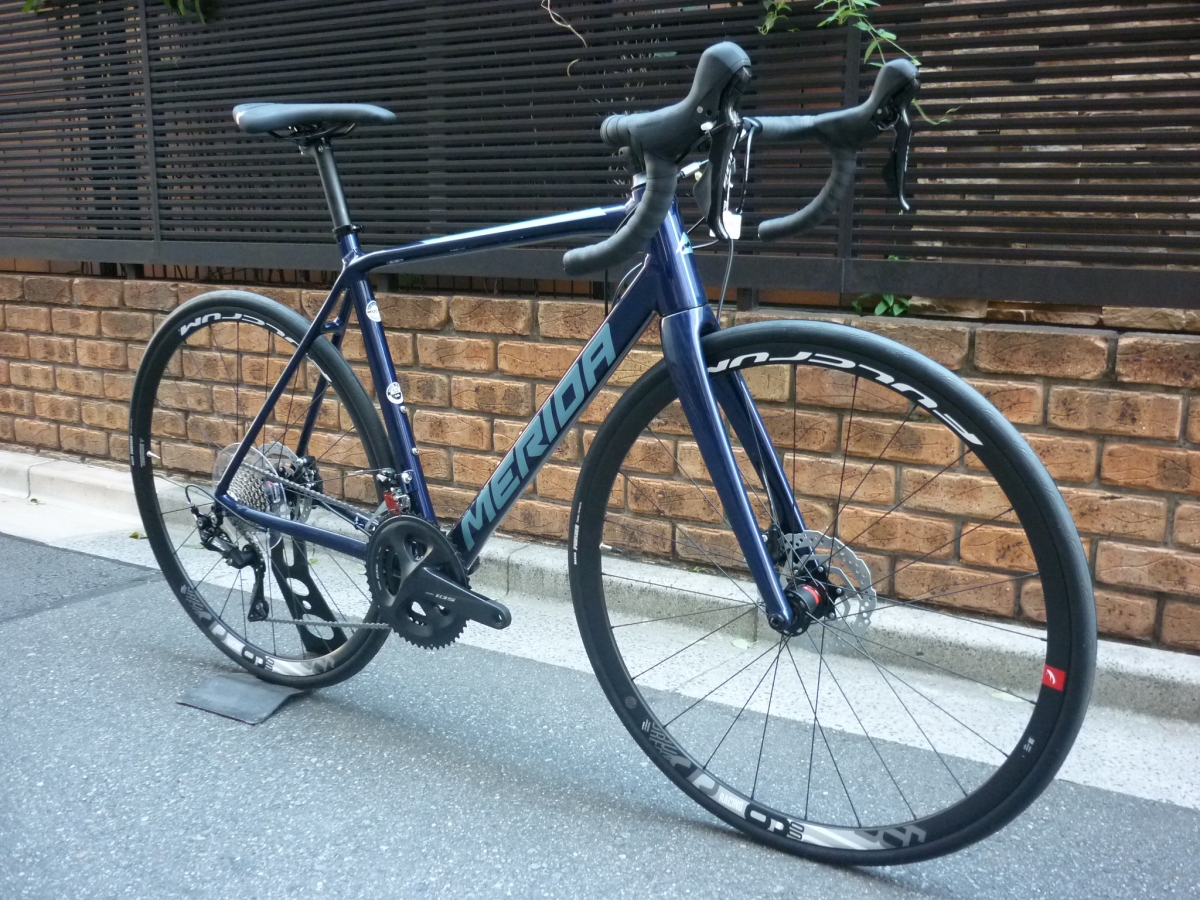 MERIDA】『SCULTURA 700』バランスの取れた105ディスク＋アルミロード