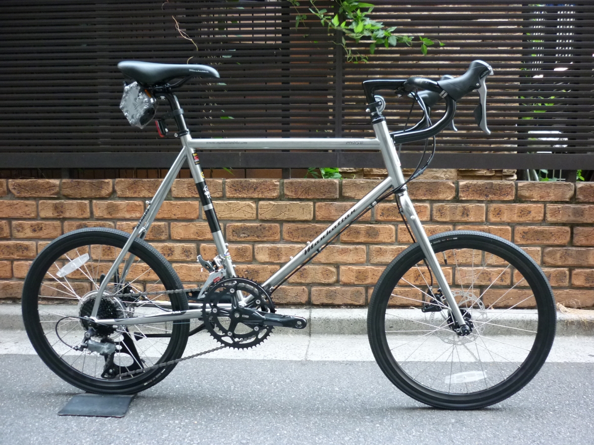 MANHATTAN】「M451 SD」ディスクブレーキ仕様のクロモリ・ミニベロ