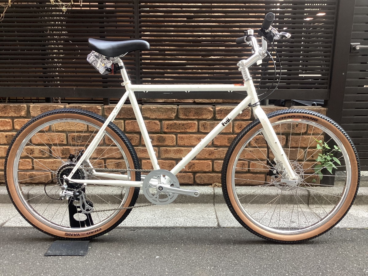 大人気 FUJI ALTERR の中でも、とりわけ個性的なカラー“Freckle White