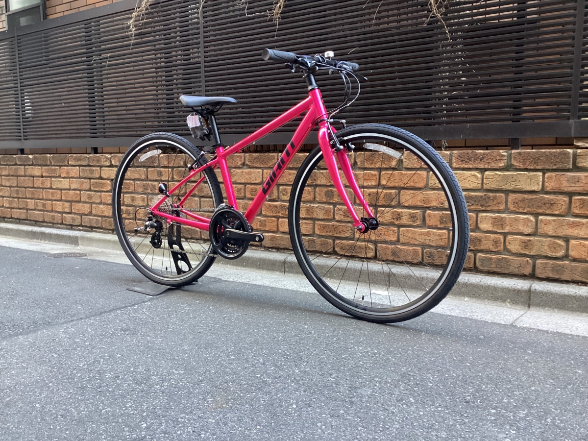 GIANT】定番クロスバイク「Escape R3」おまけ付きで2025年モデルがお