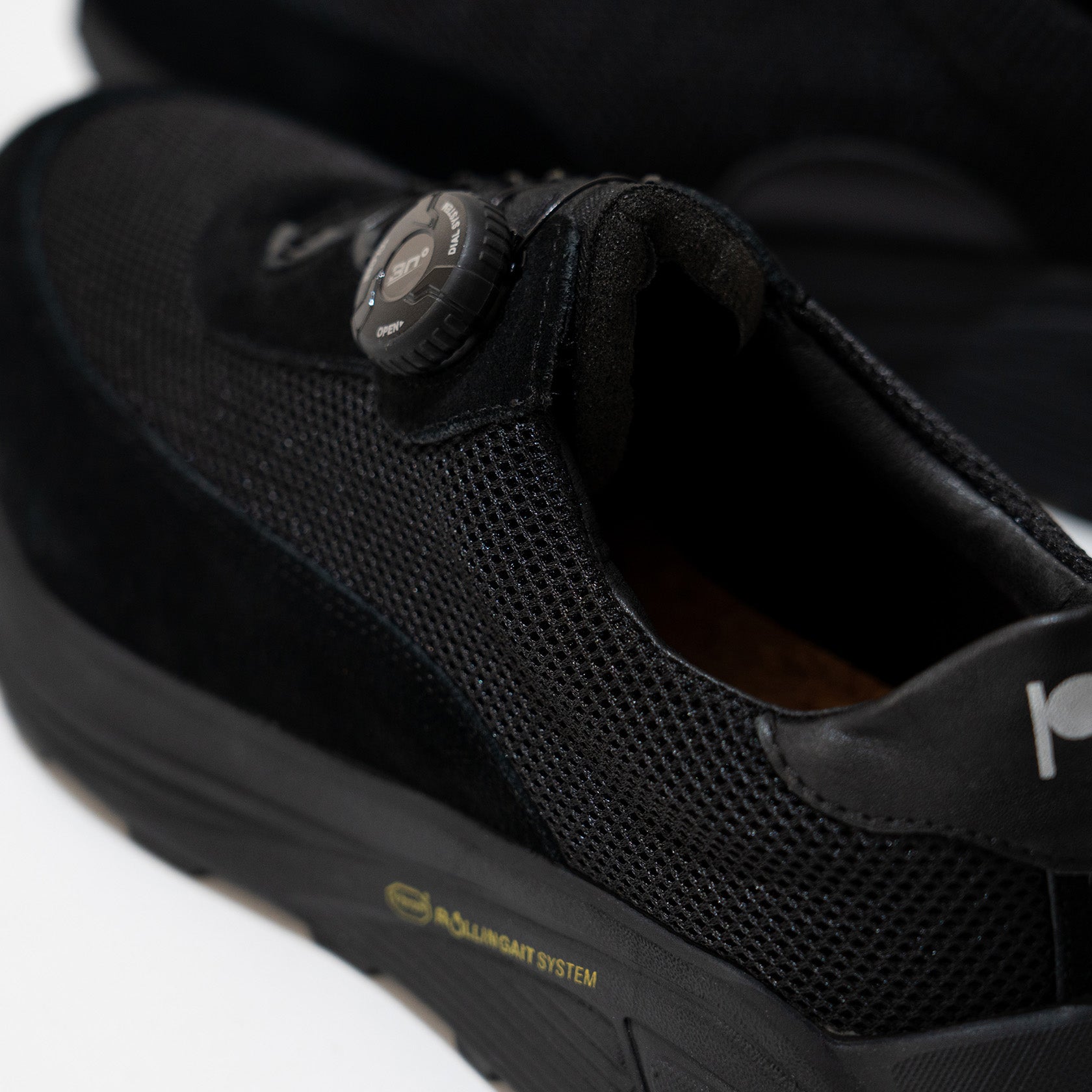 pg NEW DAWN BLK/BLK – YUEN