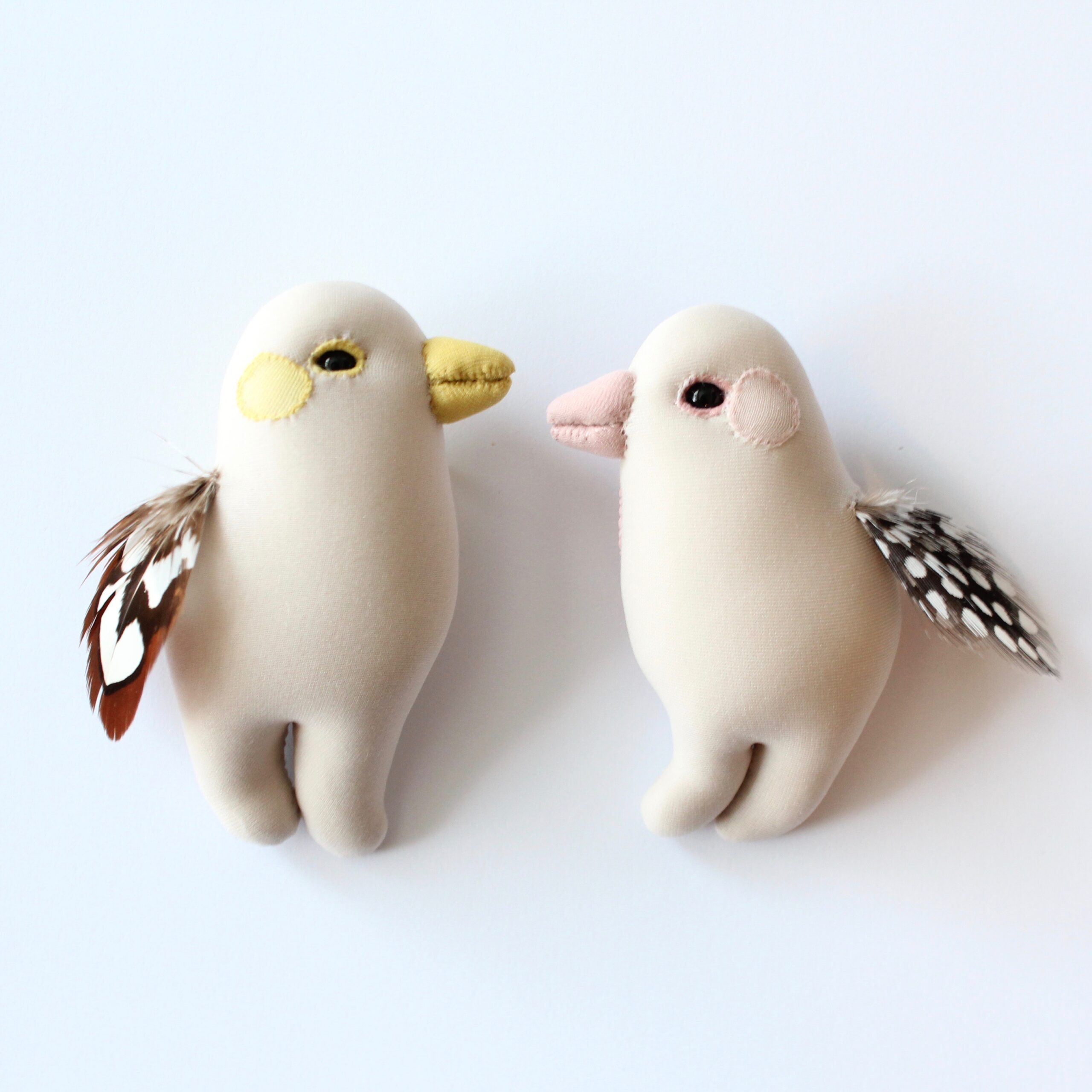 ブローチ 2024ー2025 – y u k i i k o s h i