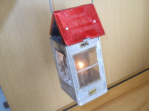 懐かしい昭和の登山装備。屋根型ランタン | 元山岳部部長の登山講座