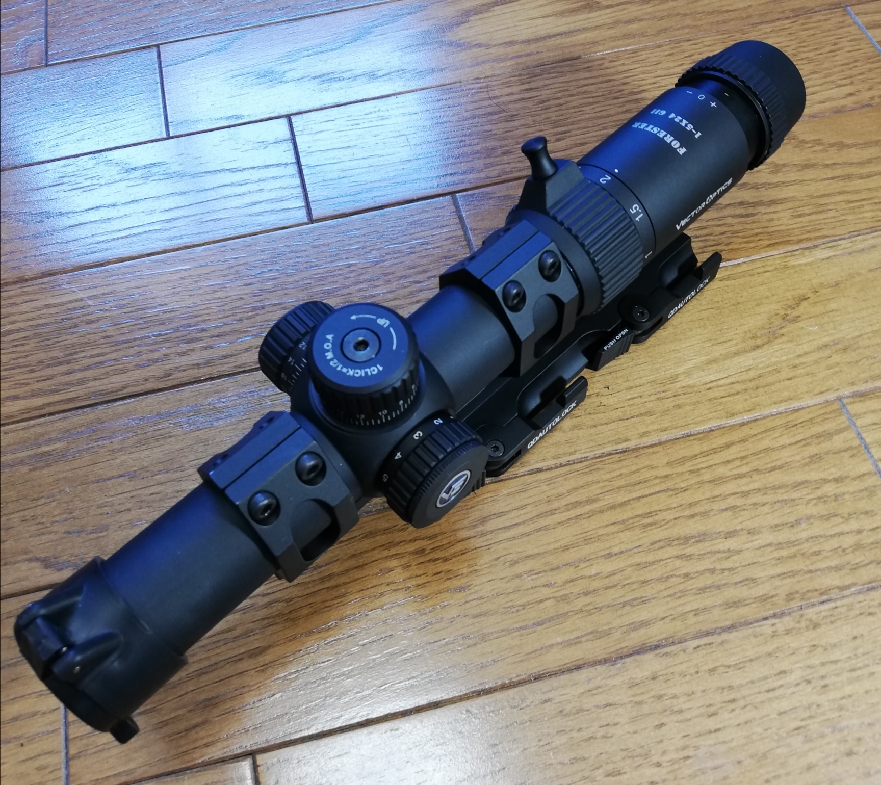 VectorOptics Forester 1x5x24mm GEN2 ショートスコープ | ゆるく