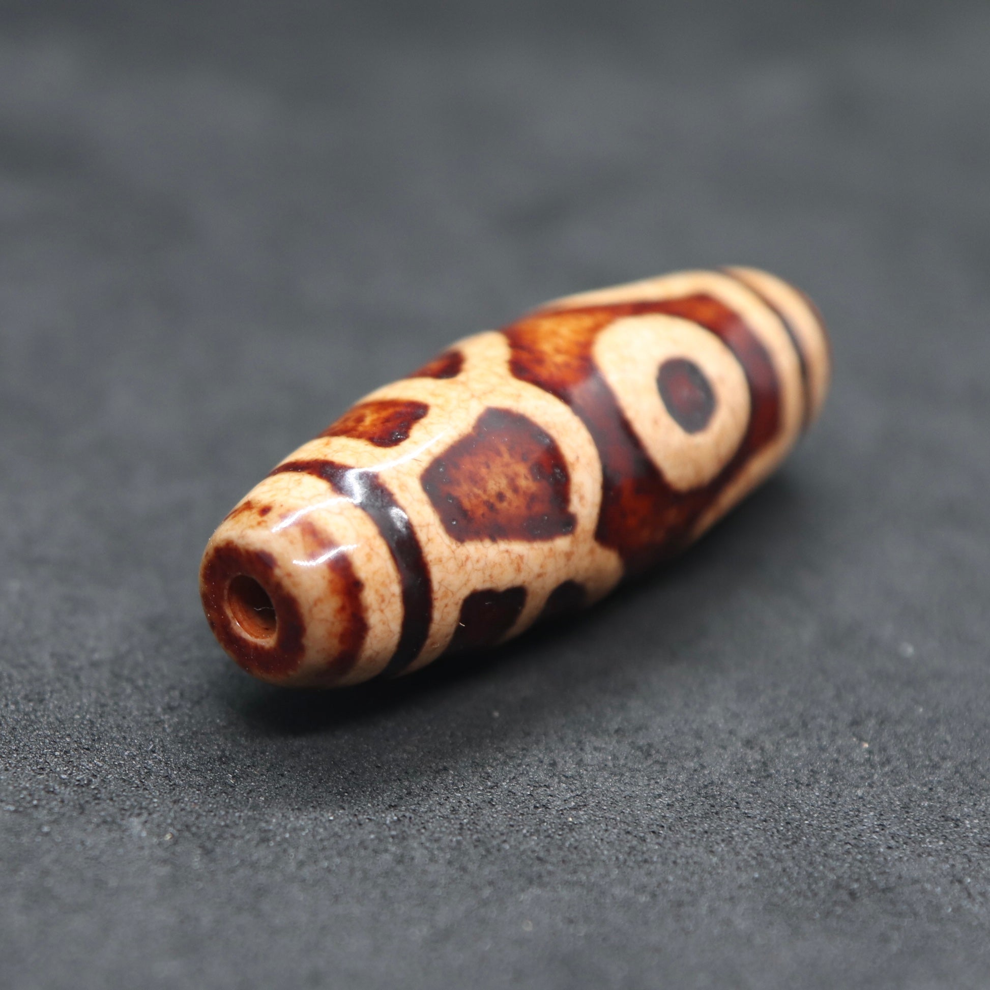 蓮花ニ眼上肯天珠35.1㎜ – 天然石屋 優月堂