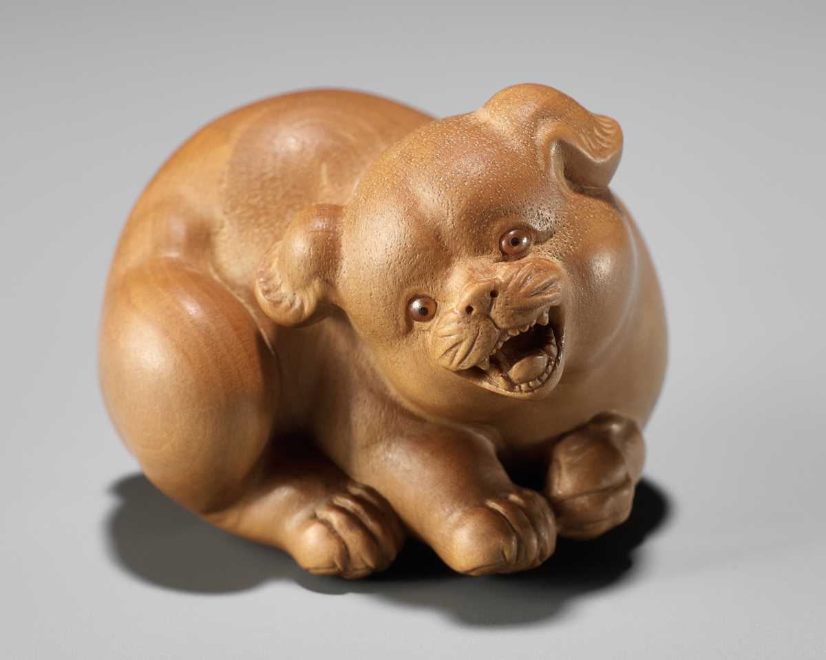 Lot 259 - KANGYOKU: A FINE CONTEMPORARY WOOD NETSUKE