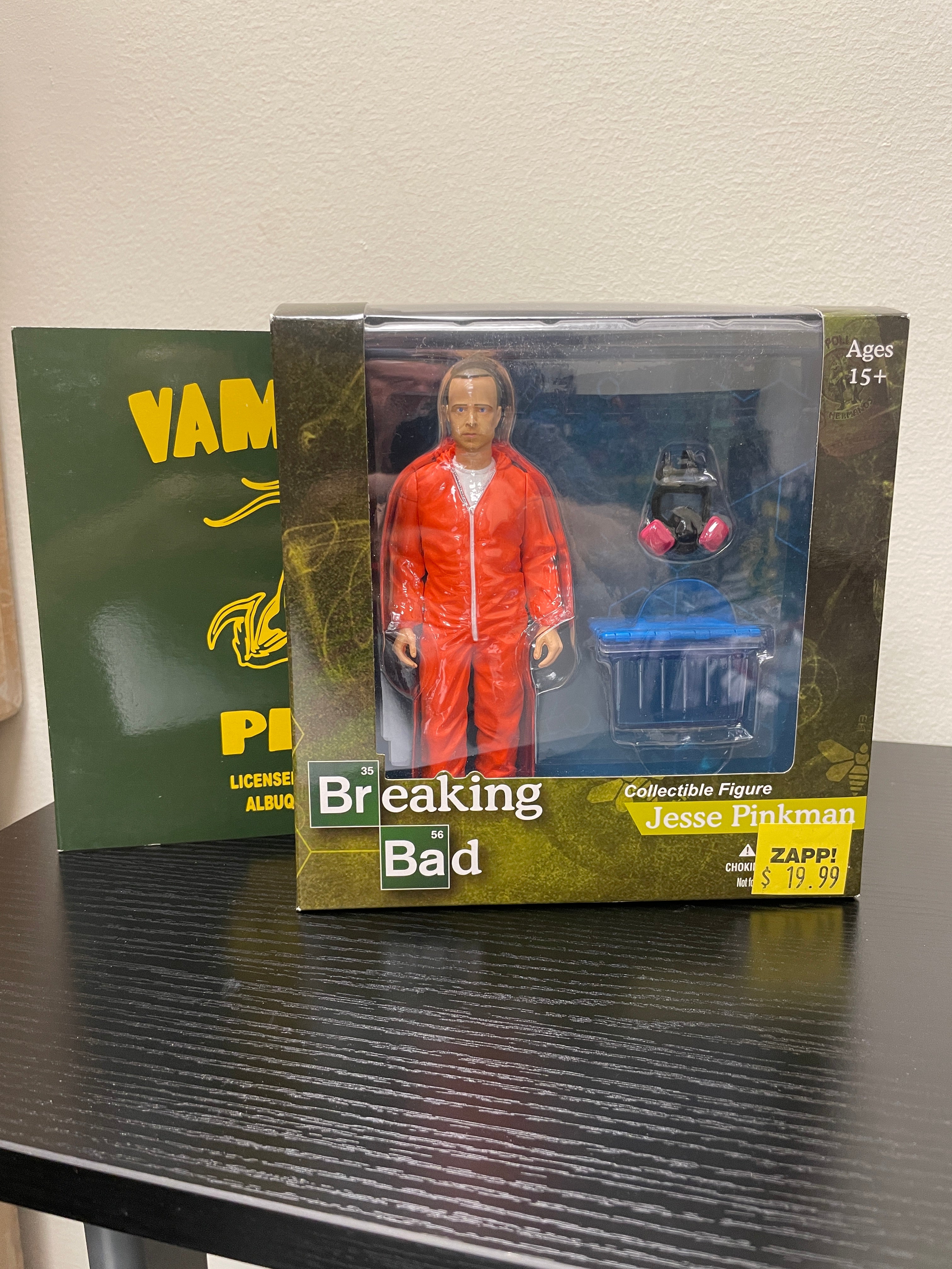 Mezco Toys Breaking Bad Jessie Pinkman Orange Suit 2014 (Small