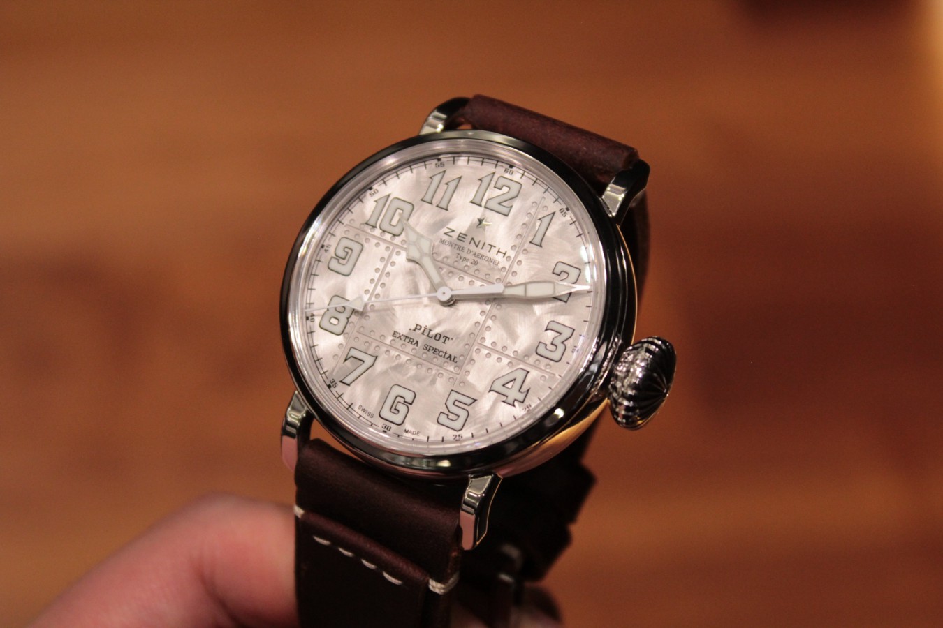 世界250本限定！シルバー素材を使用した「パイロット タイプ20