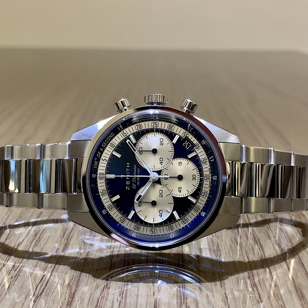 天頂のようなブルーが印象的な『クロノマスター オリジナル ブティック