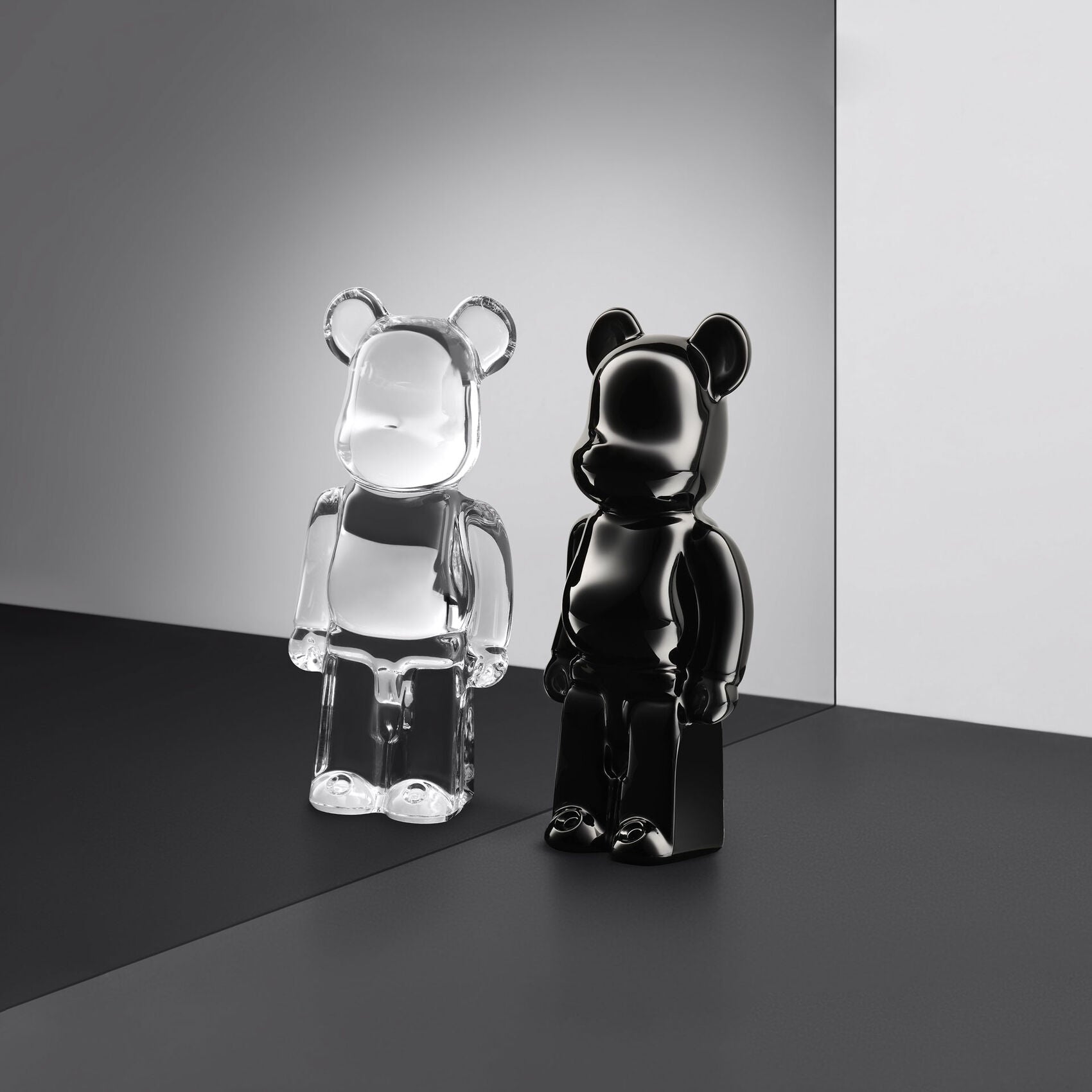 Be@rbrick, Black – Zieben Mare