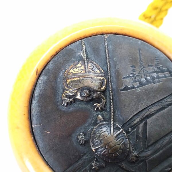 金蒔絵印籠 蜻蛉玉緒締 吊るし亀饅頭根付 – 古美術西川