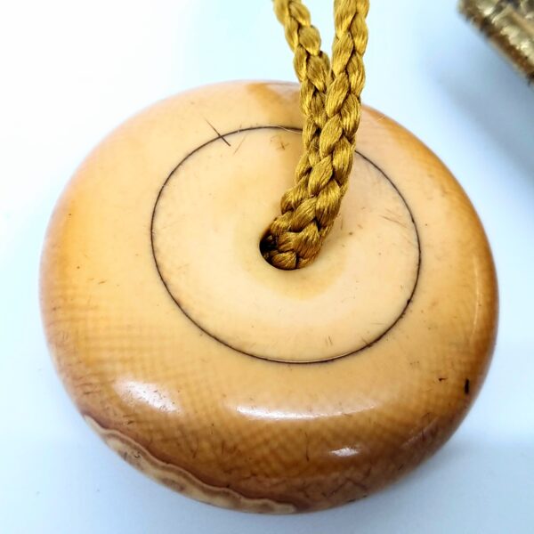 金蒔絵印籠 蜻蛉玉緒締 吊るし亀饅頭根付 – 古美術西川