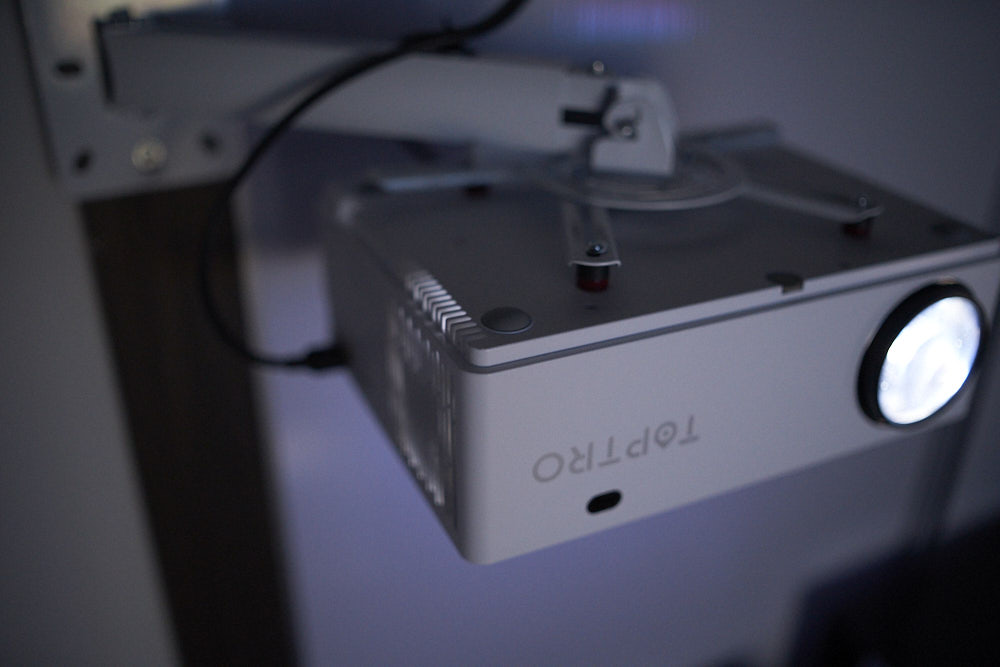 レビュー】中華プロジェクター「TR81」を購入してみました【TOPTRO