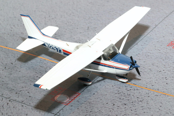 Gemini Cessna 172 Skyhawk Red & Blue Stripes 1/72 Diecast Scale