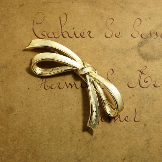 トリファリ 刻印TRIFARI 1960-70年代 ゴールドプレートのリボン