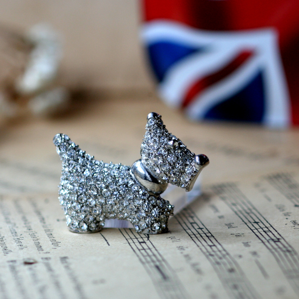 英国 ヴィンテージ テリア犬 ラインストーンブローチ イギリス