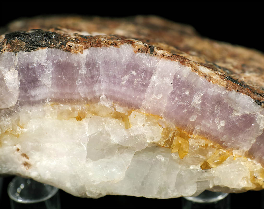 鉱物のアフガニスタン産ピンク・アラゴナイトをご紹介する∥鉱物通販の