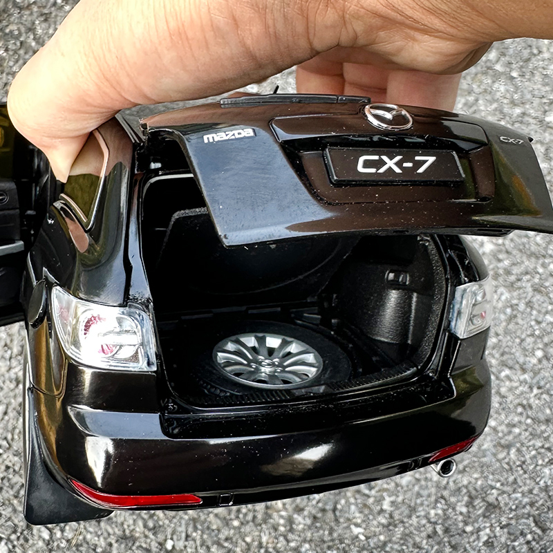 1/18 MAZDA CX-7 SUV ミニカー 完成品 - 1:18 Scale Mazda CX-7 SUV