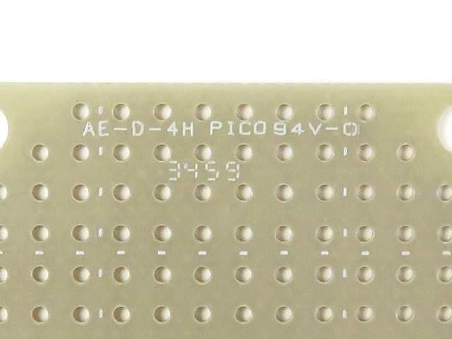 片面ユニバーサル基板 4穴Dタイプ(47×36mm) ガラスコンポジット: 基板