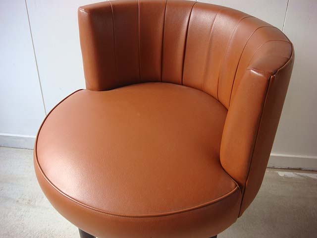 キャスター付き 変わった形のイス ビニールレザー - AITA 昭和レトロ