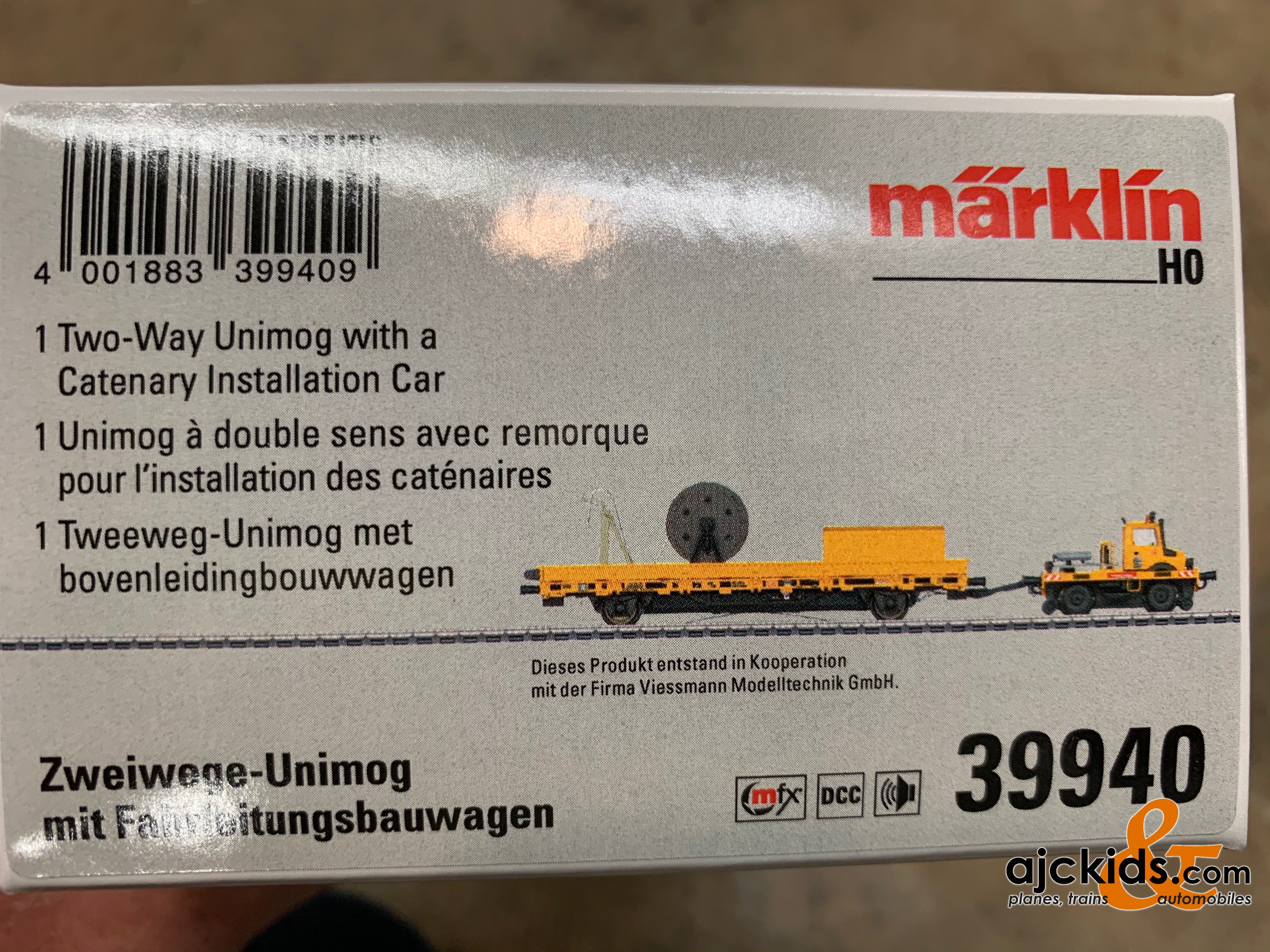 Marklin 39940 Two-Way Mercedes Unimog with a Catenary Installation