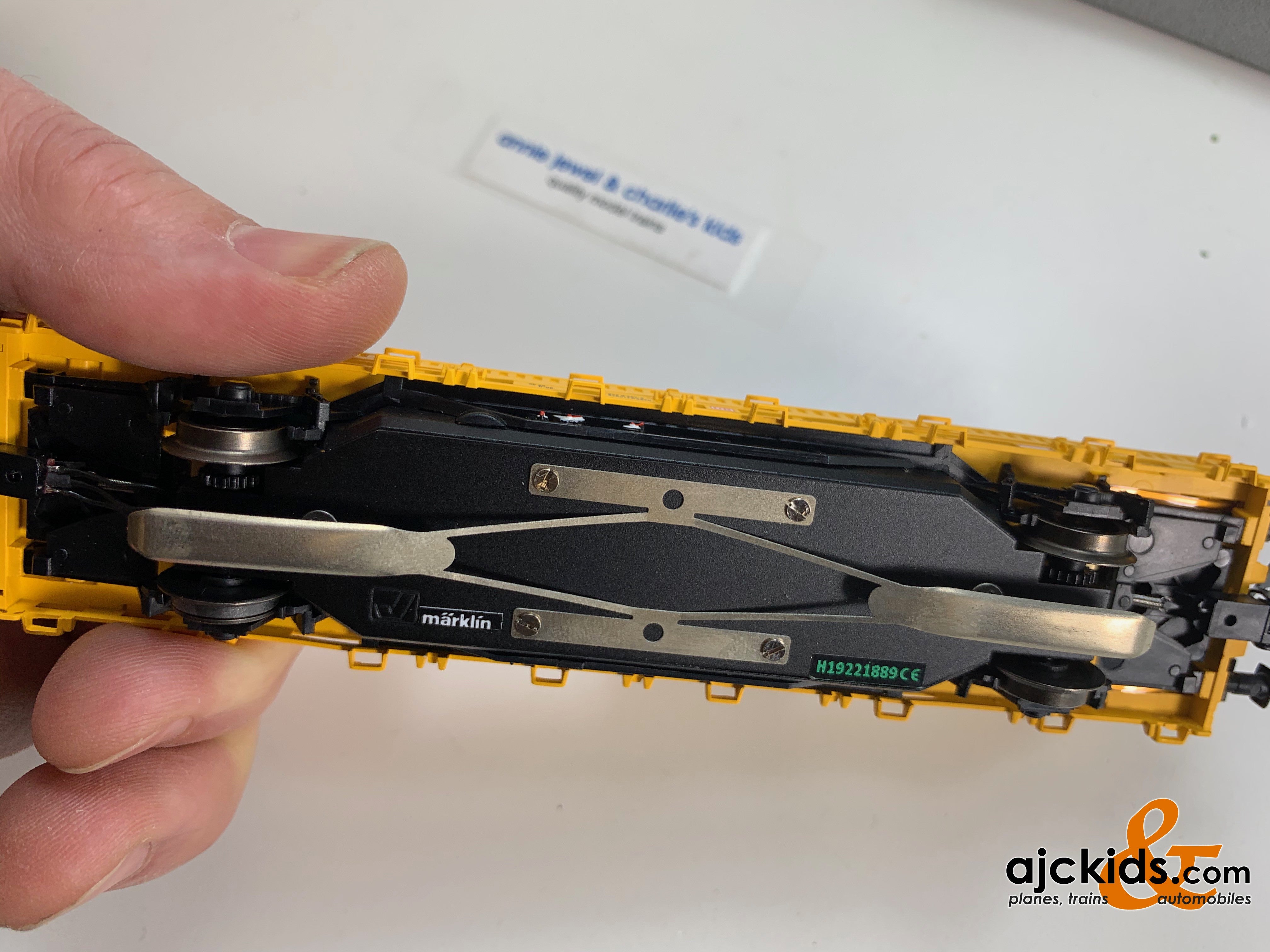 Marklin 39940 Two-Way Mercedes Unimog with a Catenary Installation