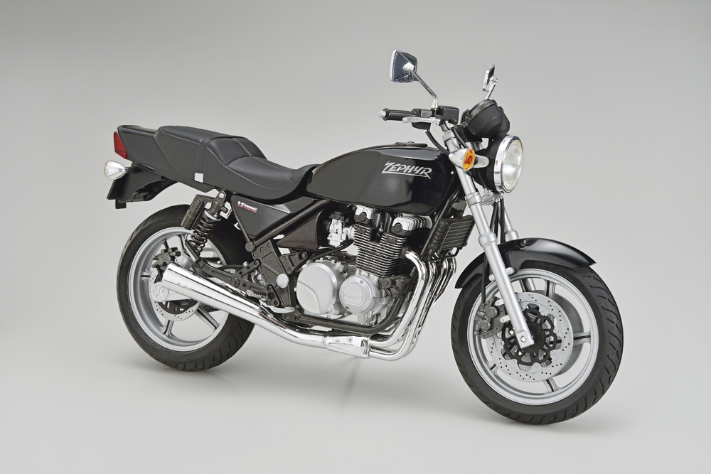 1/12 カワサキ ZR400C ZEPHYR '89 - AOSHIMA SCALE MODEL LINEUP