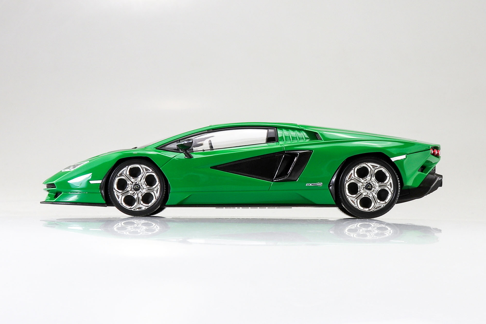 ランボルギーニ カウンタック LPI 800-4(グリーン) - AOSHIMA SCALE