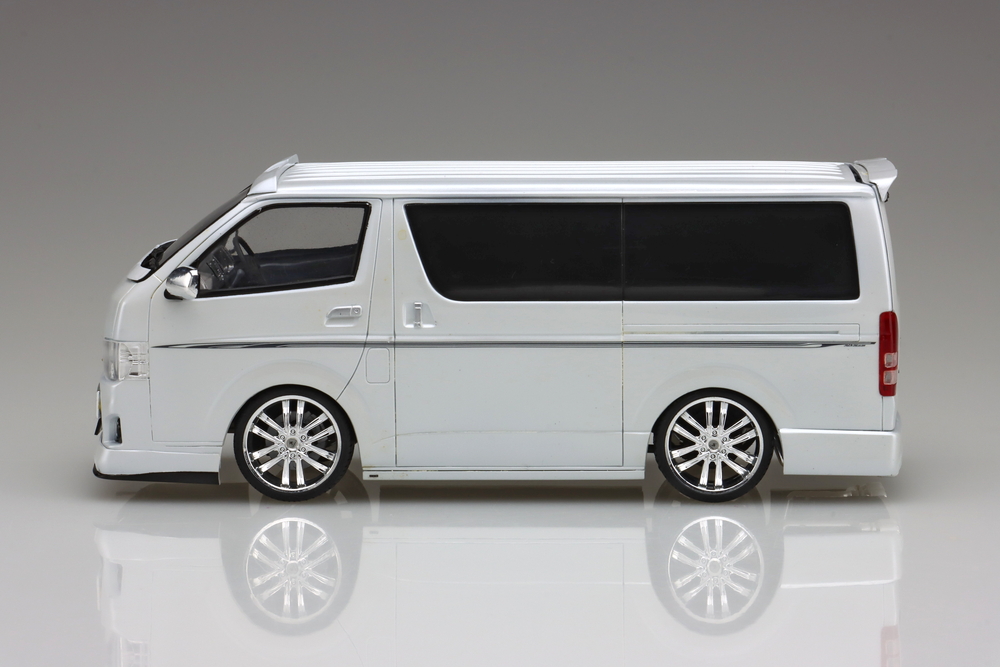 1/24 シルクブレイズ TRH200V ハイエース VerⅢ '10 (トヨタ